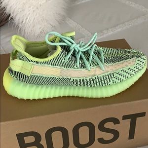 Yeezy Boost 350 V2